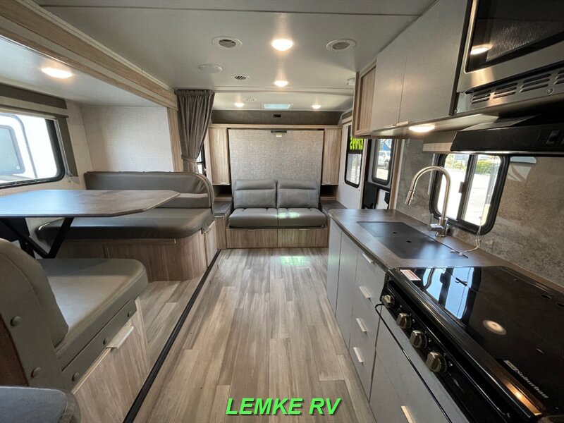 2021 Winnebago Micro Minnie 2306BHS   - Photo 5 - Rocklin, CA 95677