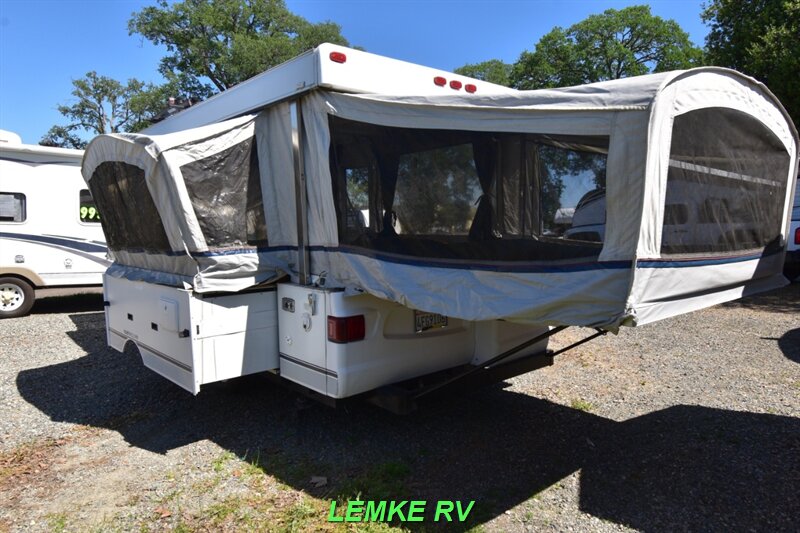 2004 Fleetwood Niagara 3895   - Photo 7 - Rocklin, CA 95677