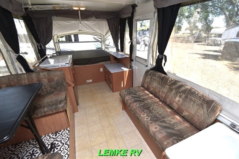 2004 Fleetwood Niagara 3895   - Photo 9 - Rocklin, CA 95677