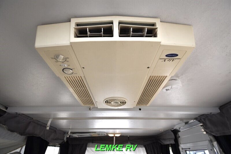 2004 Fleetwood Niagara 3895   - Photo 19 - Rocklin, CA 95677