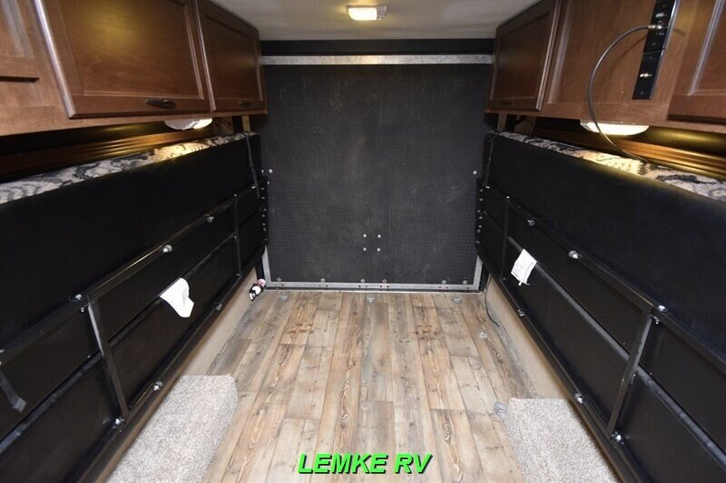 2016 Pacific Coachworks Sandsport 18SLE   - Photo 9 - Rocklin, CA 95677