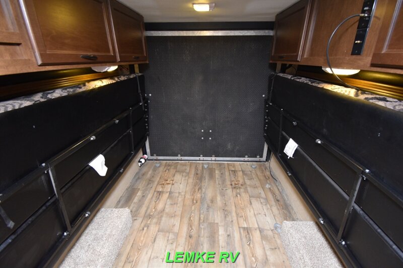 2016 Pacific Coachworks Sandsport 18SLE   - Photo 11 - Rocklin, CA 95677