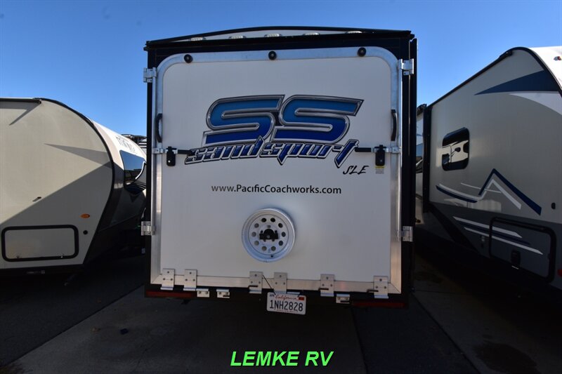 2016 Pacific Coachworks Sandsport 18SLE   - Photo 8 - Rocklin, CA 95677
