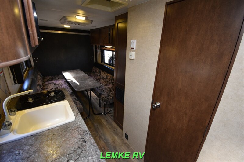 2016 Pacific Coachworks Sandsport 18SLE   - Photo 13 - Rocklin, CA 95677