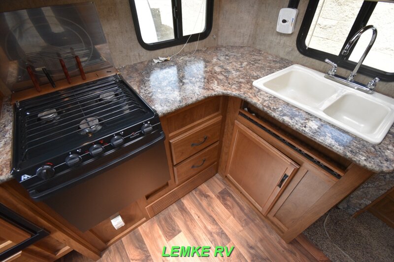 2016 Outdoors RV Creekside 23RKS   - Photo 16 - Rocklin, CA 95677