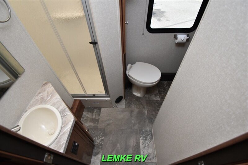 2018 Coachmen Leprechaun 311FS   - Photo 20 - Rocklin, CA 95677