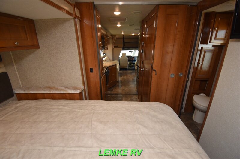 2018 Coachmen Leprechaun 311FS   - Photo 18 - Rocklin, CA 95677