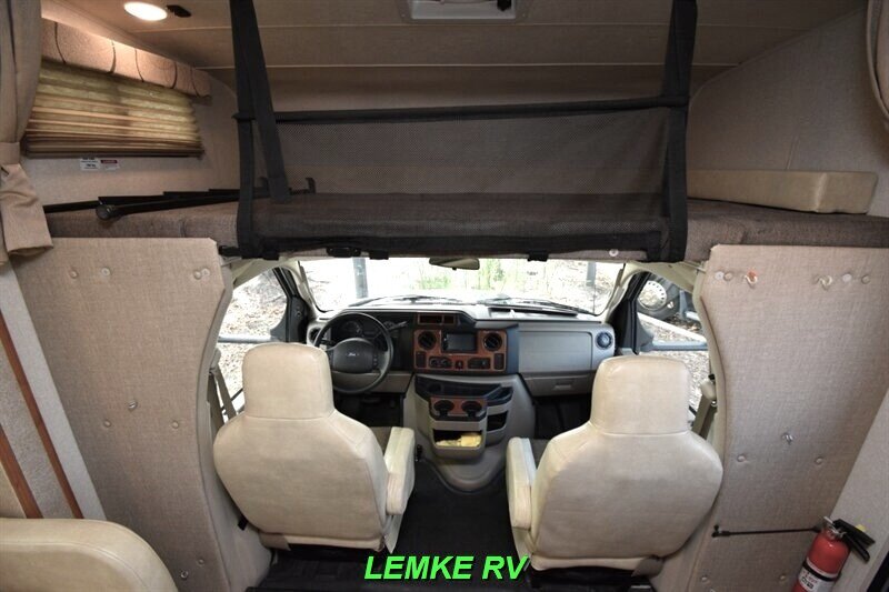 2018 Coachmen Leprechaun 311FS   - Photo 14 - Rocklin, CA 95677