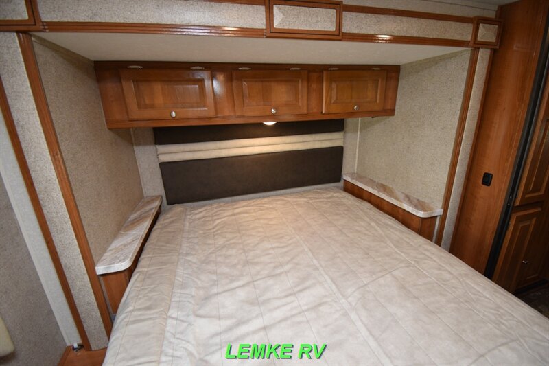 2018 Coachmen Leprechaun 311FS   - Photo 17 - Rocklin, CA 95677