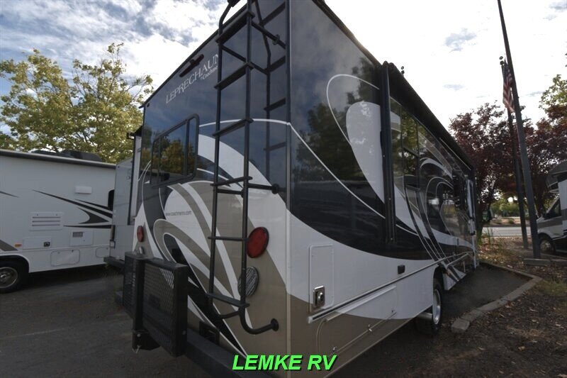 2018 Coachmen Leprechaun 311FS   - Photo 8 - Rocklin, CA 95677