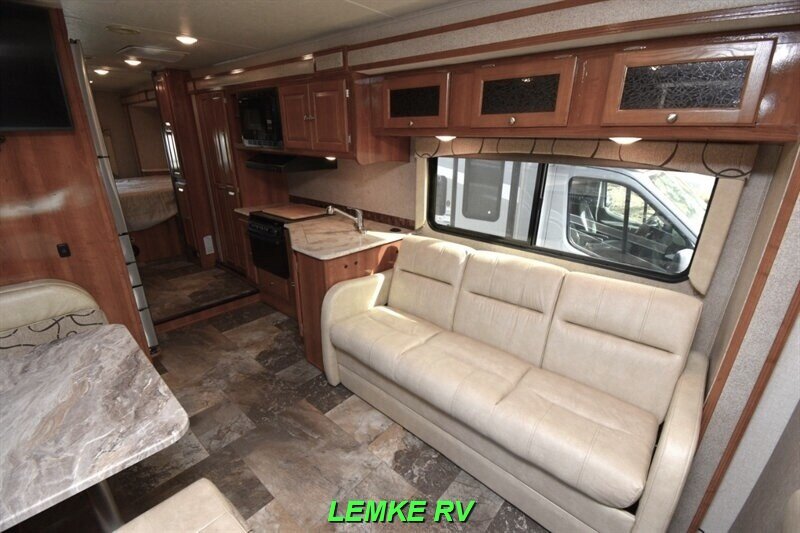 2018 Coachmen Leprechaun 311FS   - Photo 11 - Rocklin, CA 95677