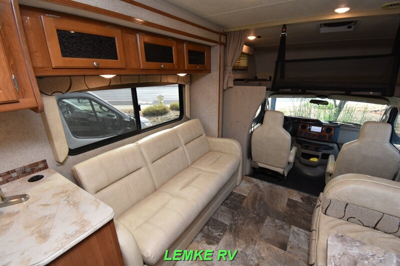 2018 Coachmen Leprechaun 311FS   - Photo 16 - Rocklin, CA 95677