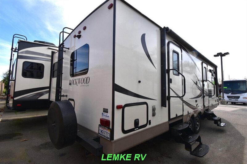 2016 Forest River Rockwood Ultra Lite 2608WS   - Photo 10 - Rocklin, CA 95677