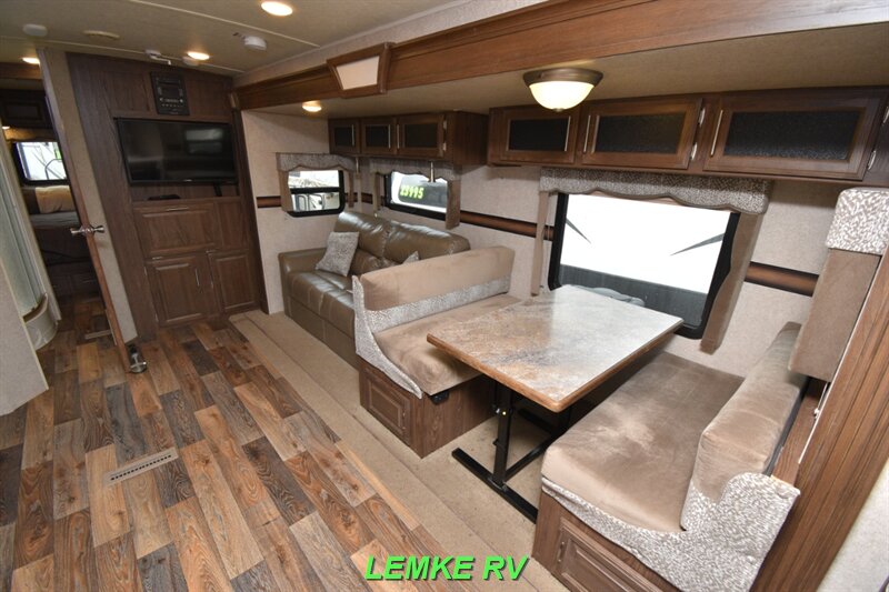 2016 Forest River Rockwood Ultra Lite 2608WS   - Photo 14 - Rocklin, CA 95677