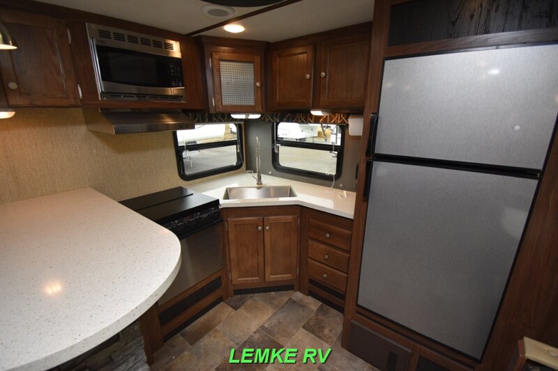 2017 Keystone Sprinter 312MLS   - Photo 13 - Rocklin, CA 95677