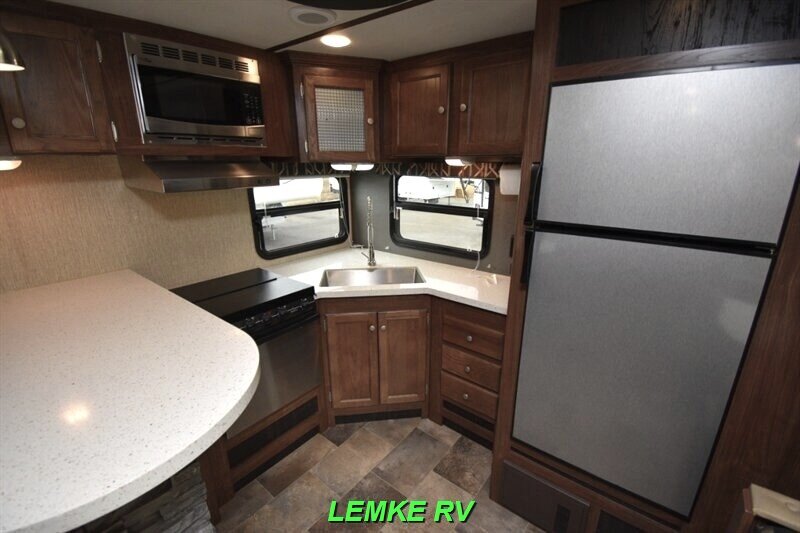 2017 Keystone Sprinter 312MLS   - Photo 13 - Rocklin, CA 95677