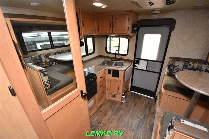 2016 Adventurer 86SBS   - Photo 14 - Rocklin, CA 95677