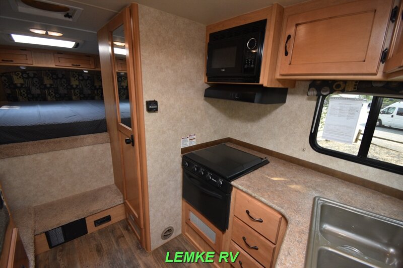 2016 Adventurer 86SBS   - Photo 12 - Rocklin, CA 95677