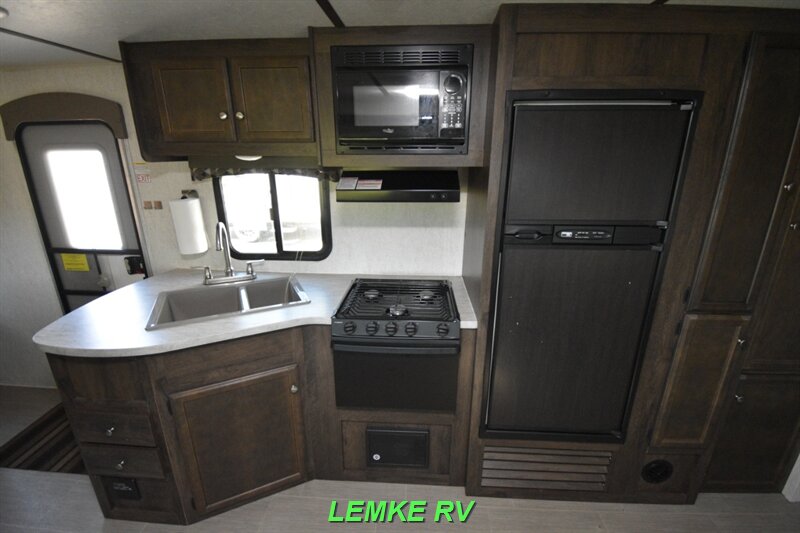 2018 Starcraft Launch 27BHU   - Photo 15 - Rocklin, CA 95677