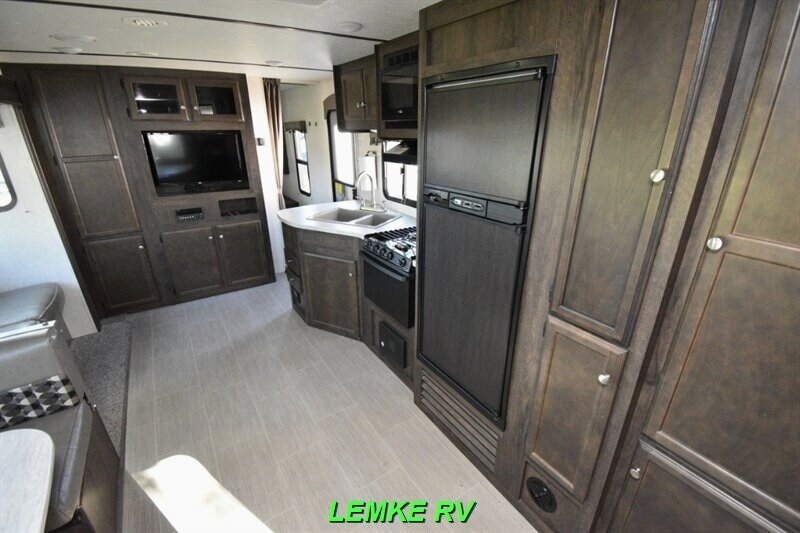 2018 Starcraft Launch 27BHU   - Photo 15 - Rocklin, CA 95677