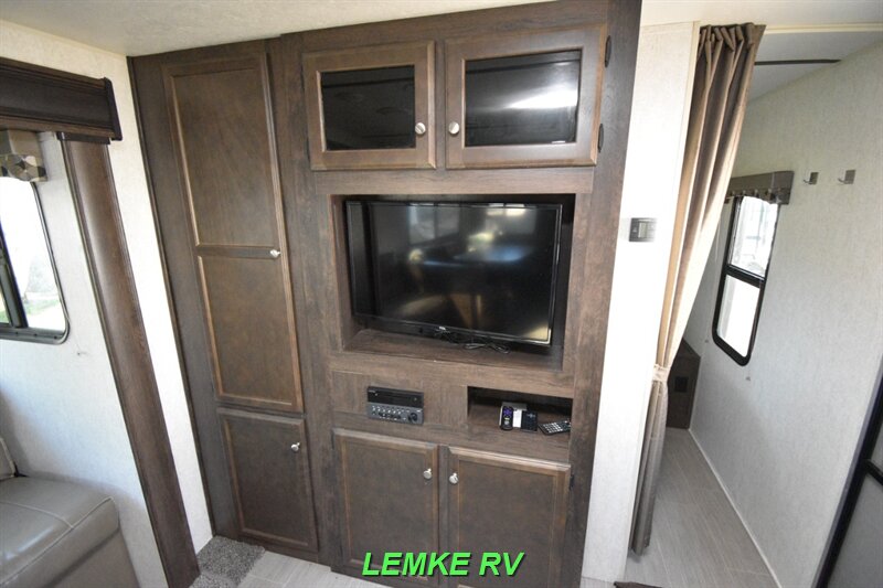 2018 Starcraft Launch 27BHU   - Photo 26 - Rocklin, CA 95677