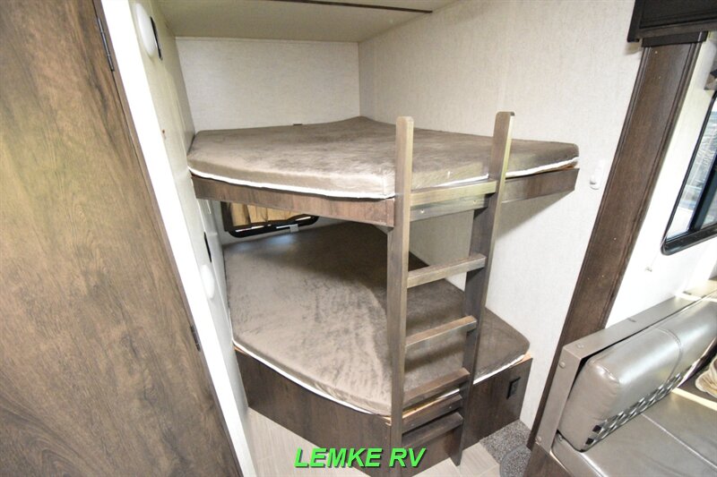 2018 Starcraft Launch 27BHU   - Photo 20 - Rocklin, CA 95677