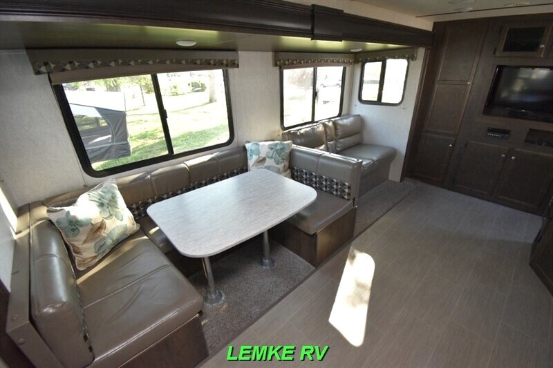 2018 Starcraft Launch 27BHU   - Photo 14 - Rocklin, CA 95677