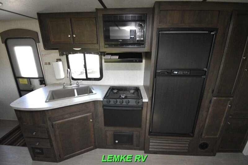 2018 Starcraft Launch 27BHU   - Photo 13 - Rocklin, CA 95677