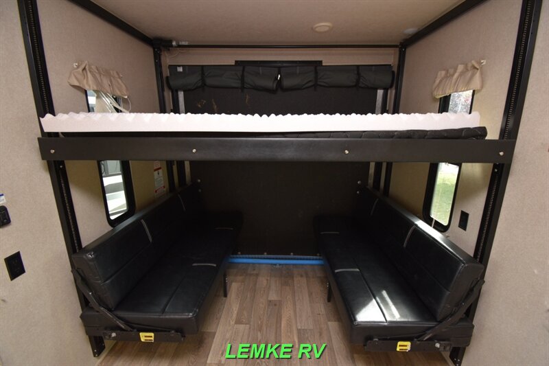 2018 Palomino Puma XLE Lite 25TFC   - Photo 16 - Rocklin, CA 95677