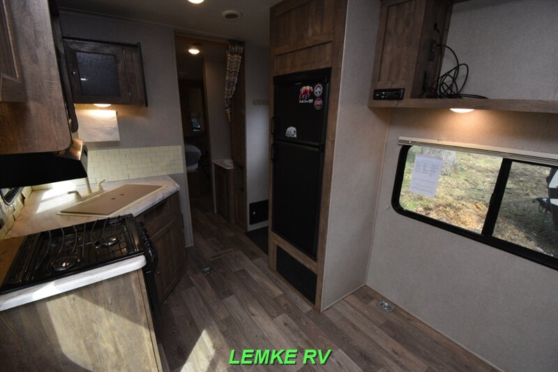 2018 Palomino Puma XLE Lite 25TFC   - Photo 18 - Rocklin, CA 95677