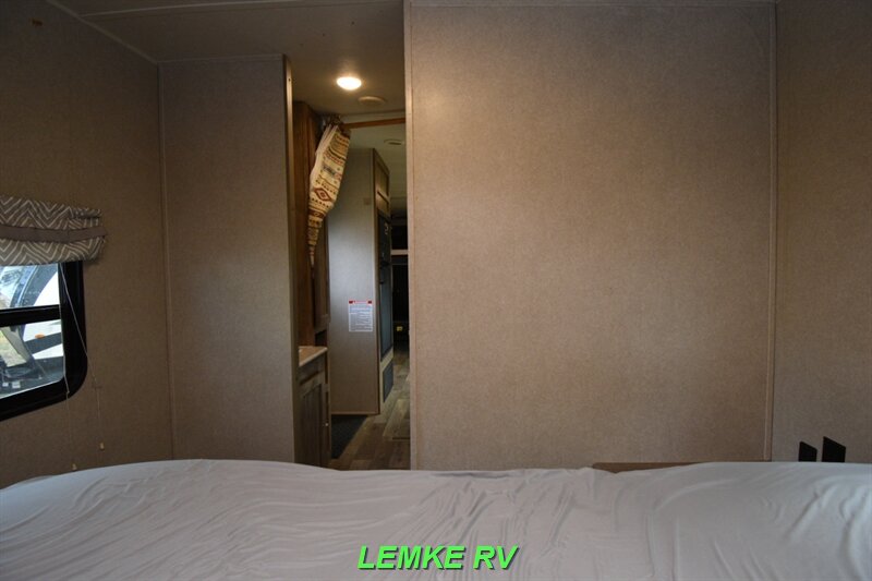 2018 Palomino Puma XLE Lite 25TFC   - Photo 20 - Rocklin, CA 95677
