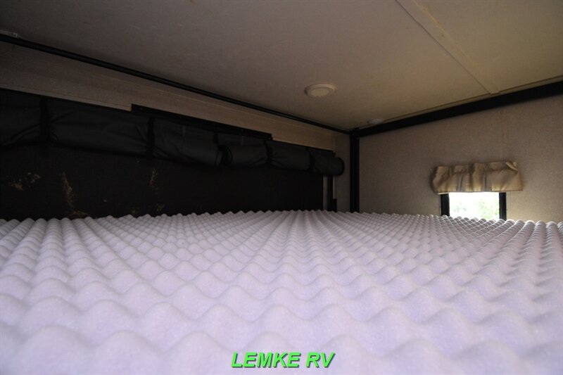 2018 Palomino Puma XLE Lite 25TFC   - Photo 17 - Rocklin, CA 95677