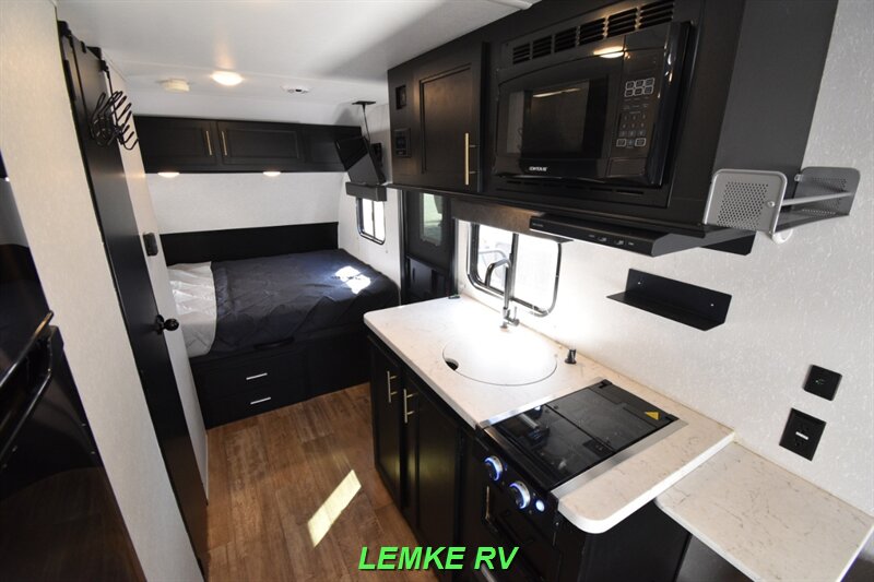 2021 Forest River Cherokee Wolf Pup 16TS   - Photo 13 - Rocklin, CA 95677