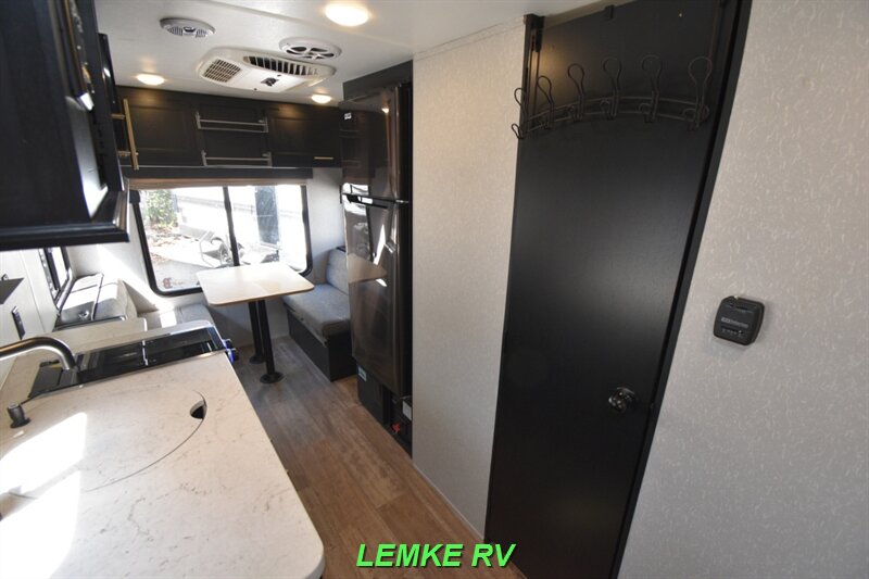 2021 Forest River Cherokee Wolf Pup 16TS   - Photo 11 - Rocklin, CA 95677