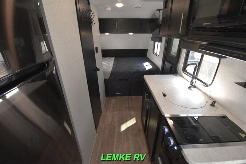 2021 Forest River Cherokee Wolf Pup 16TS   - Photo 5 - Rocklin, CA 95677