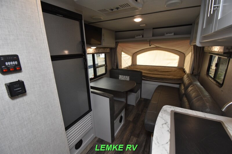 2019 Keystone Bullet Crossfire 1650EX   - Photo 12 - Rocklin, CA 95677