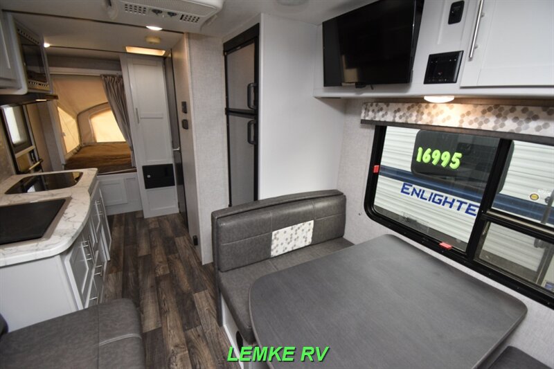 2019 Keystone Bullet Crossfire 1650EX   - Photo 24 - Rocklin, CA 95677