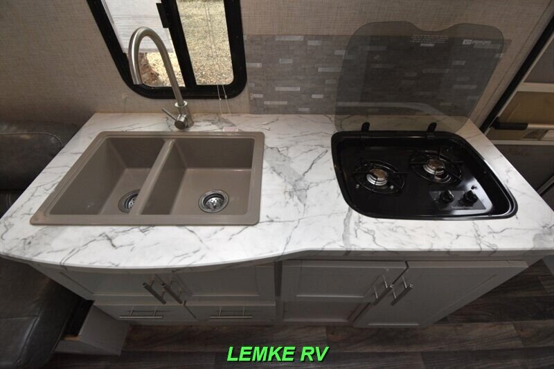 2019 Keystone Bullet Crossfire 1650EX   - Photo 24 - Rocklin, CA 95677