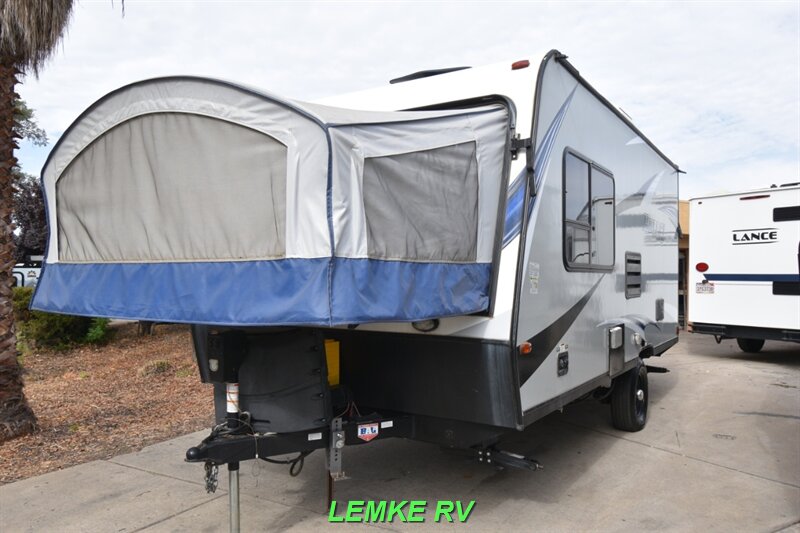 2019 Keystone Bullet Crossfire 1650EX   - Photo 6 - Rocklin, CA 95677