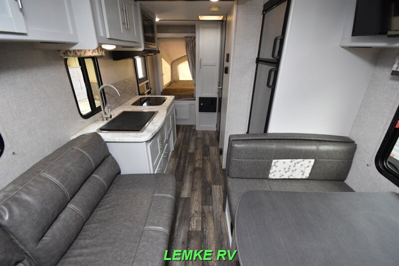 2019 Keystone Bullet Crossfire 1650EX   - Photo 2 - Rocklin, CA 95677