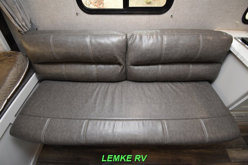 2019 Keystone Bullet Crossfire 1650EX   - Photo 17 - Rocklin, CA 95677
