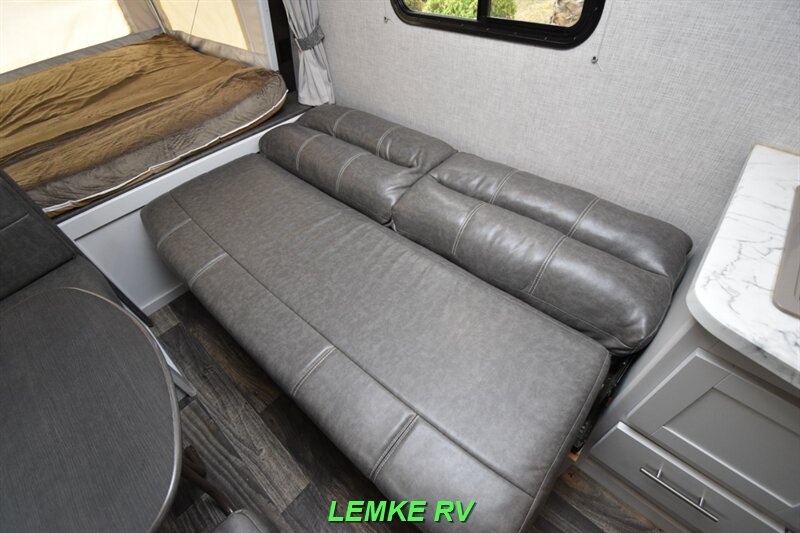 2019 Keystone Bullet Crossfire 1650EX   - Photo 26 - Rocklin, CA 95677