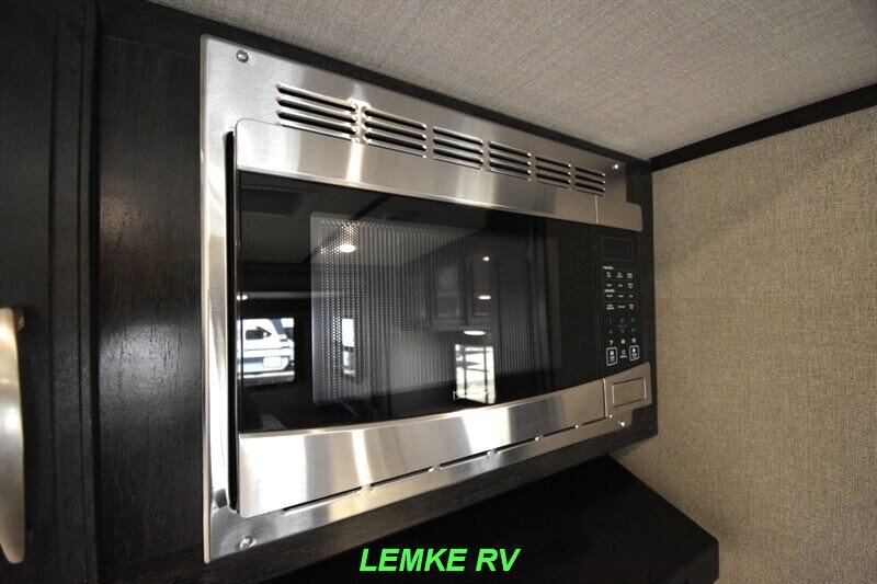 2018 Grand Design Imagine 2670MK   - Photo 26 - Rocklin, CA 95677