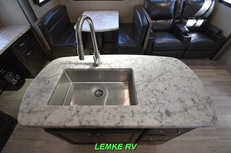 2018 Grand Design Imagine 2670MK   - Photo 22 - Rocklin, CA 95677