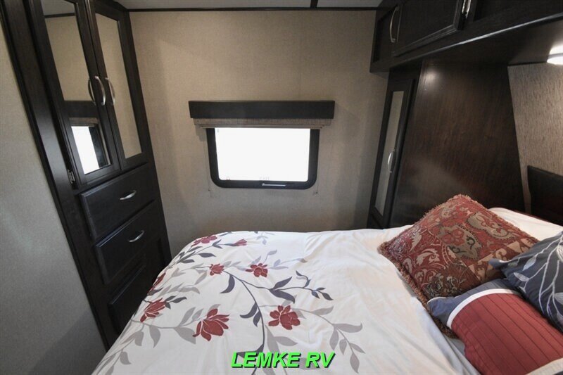 2018 Grand Design Imagine 2670MK   - Photo 18 - Rocklin, CA 95677