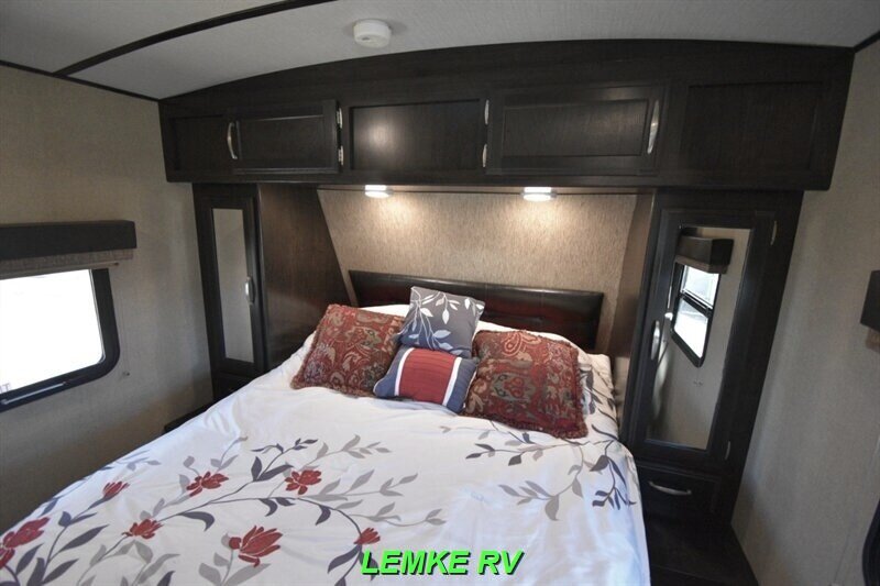 2018 Grand Design Imagine 2670MK   - Photo 17 - Rocklin, CA 95677