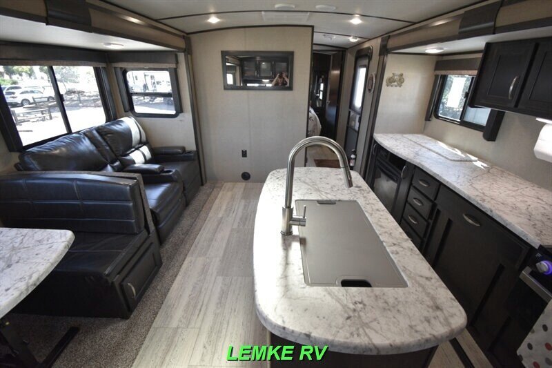 2018 Grand Design Imagine 2670MK   - Photo 5 - Rocklin, CA 95677