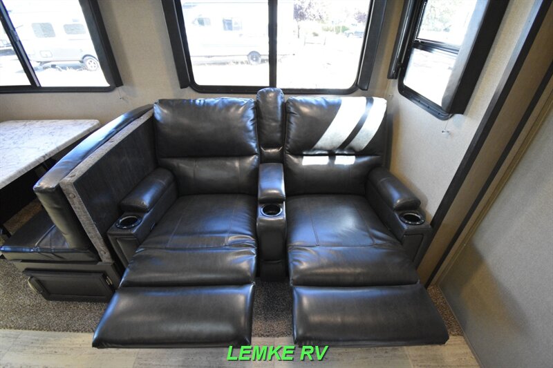 2018 Grand Design Imagine 2670MK   - Photo 25 - Rocklin, CA 95677