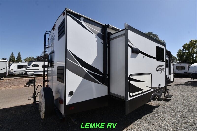 2018 Grand Design Imagine 2670MK   - Photo 9 - Rocklin, CA 95677