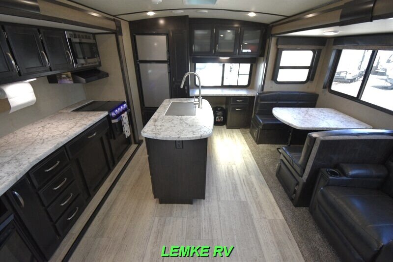 2018 Grand Design Imagine 2670MK   - Photo 2 - Rocklin, CA 95677